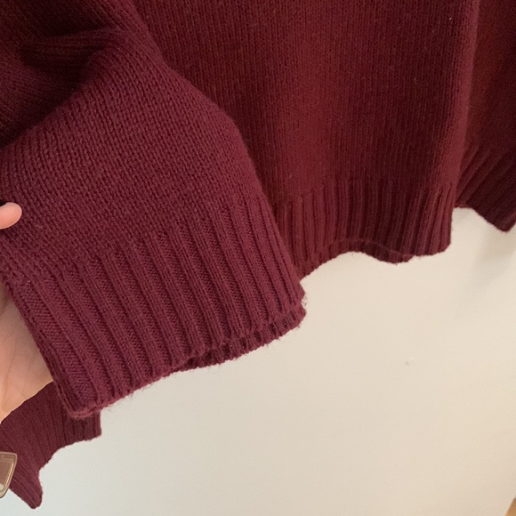 [L] H&M maroon sweater - Picture 7 of 7